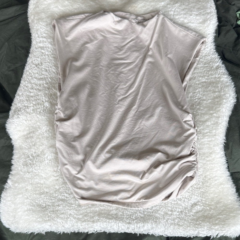Like new Abercrombie Paloma top - beige